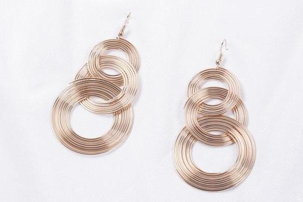 CHIC GOLD EARRINGS - 64 Corp