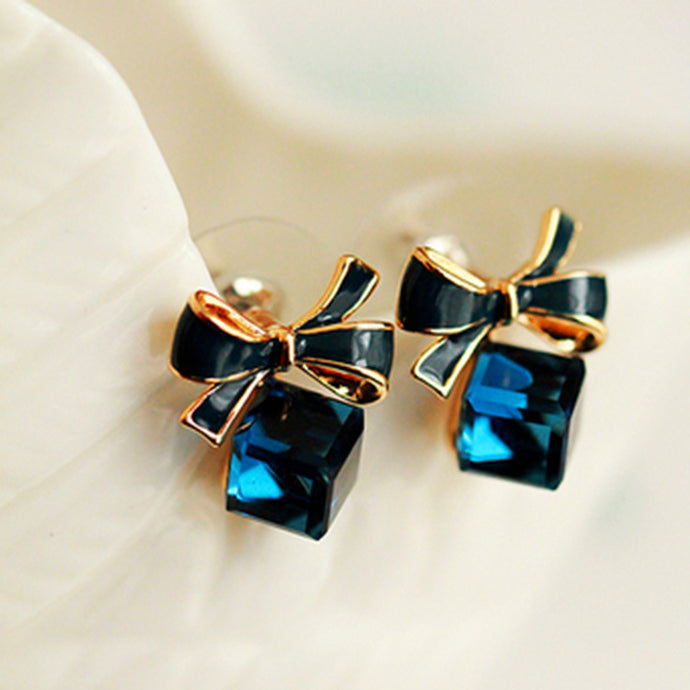 High Quality Fashion 2018 Chic Shimmer bow knot Cubic Green Blue Crystal Earrings Rhinestone Stud Earrings For Women pendientes - 64 Corp