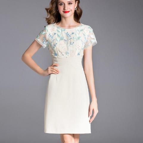 Sophisticated Floral Embroidery Short Sleeve Bodycon Dress - 64 Corp